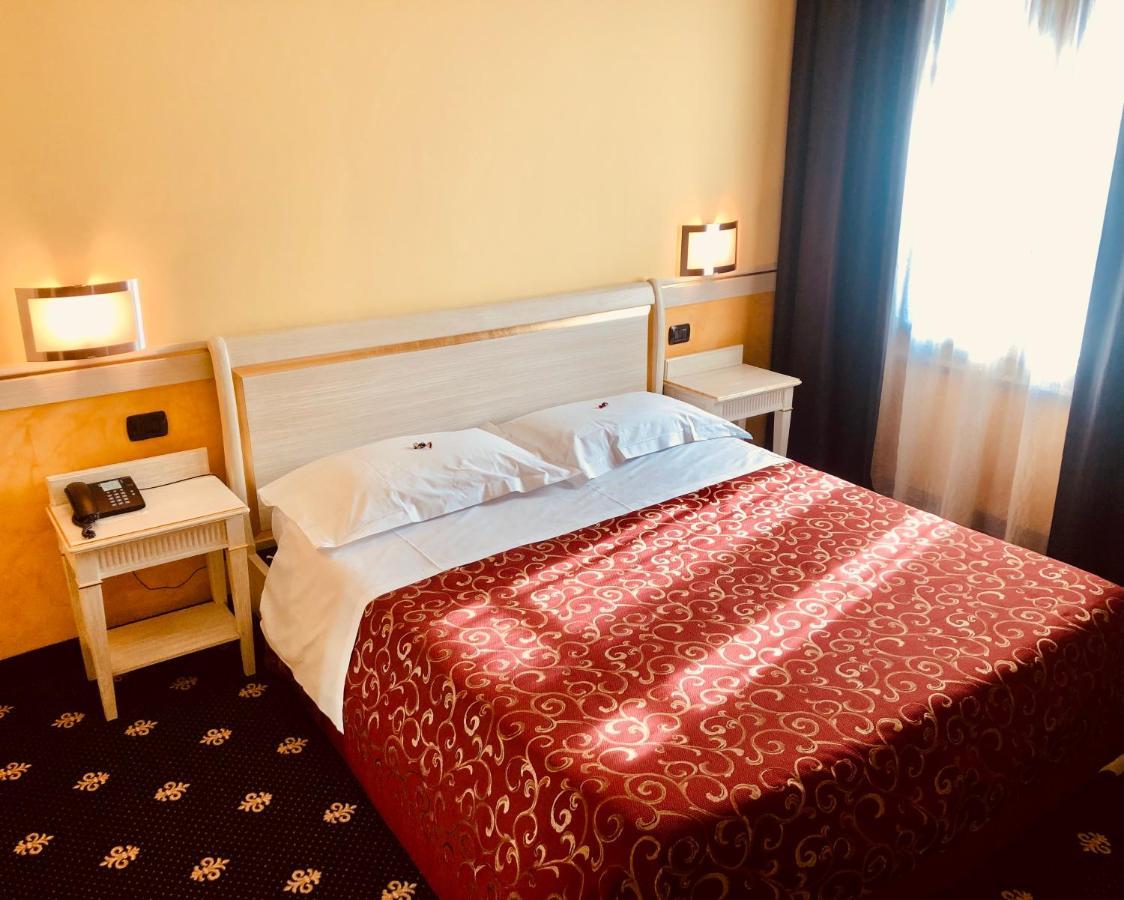 Motel Malpensa Inn & Hotel-Airport Case Nuove  Eksteriør billede