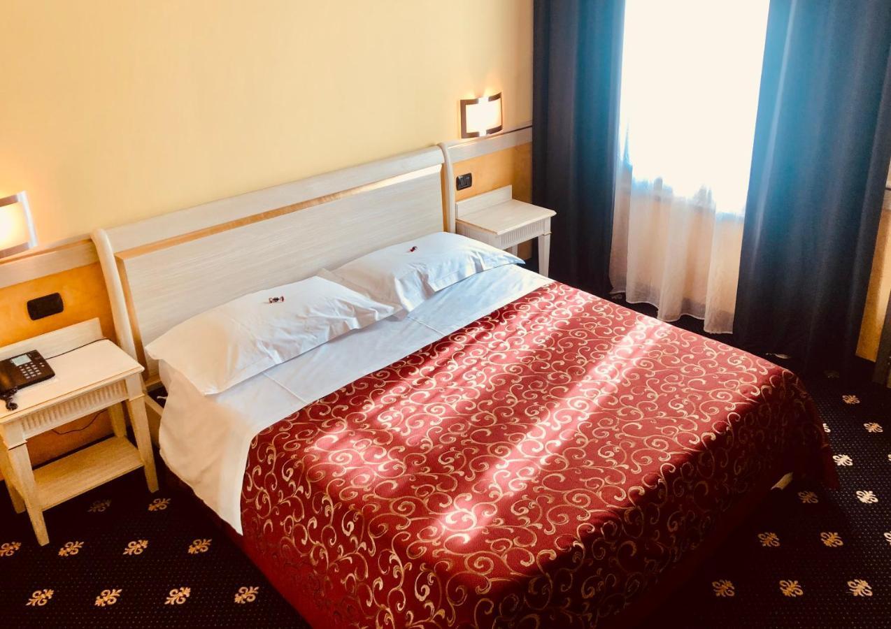 Motel Malpensa Inn & Hotel-Airport Case Nuove  Eksteriør billede